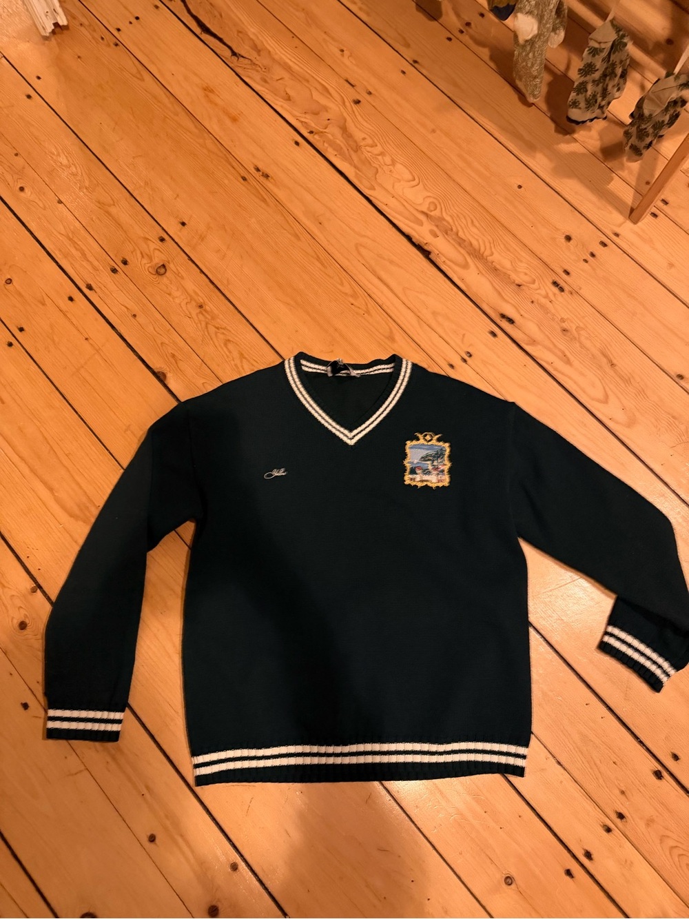 Yellow the Label Green V-Neck Crew Sweater with Crest